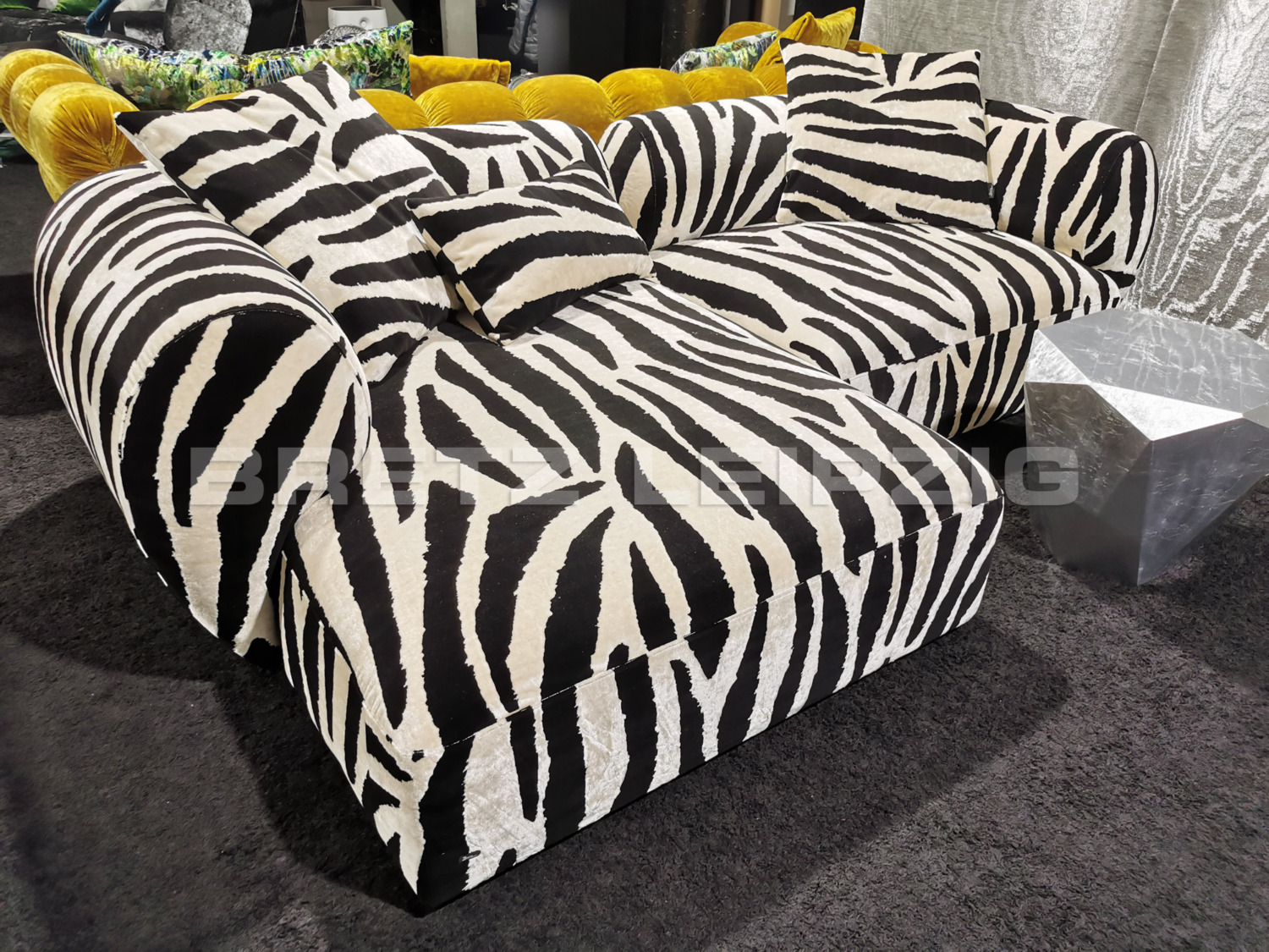 THARUUN UDli-Ure 100